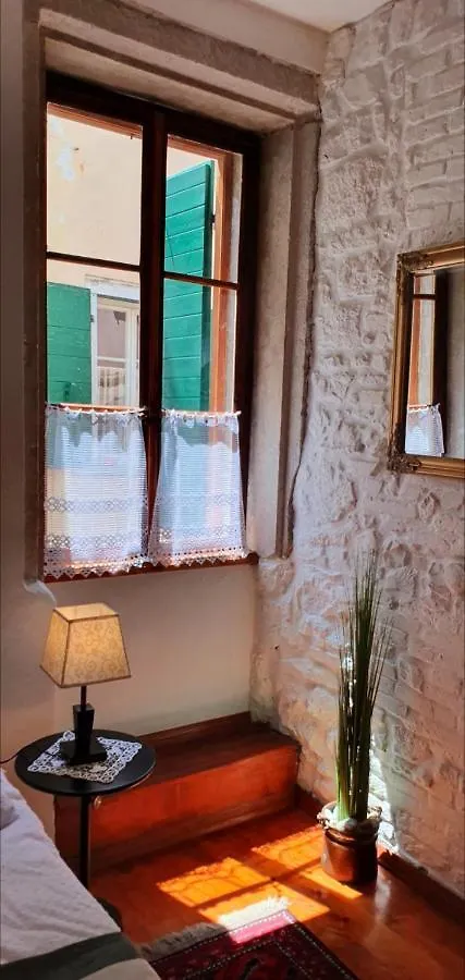 ベッド・アンド・ブレックファスト B&B Palace Basilico 1580. ロヴィニ クロアチア